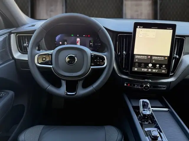 Volvo XC60 Black Edition Ultra, T6 eAWD Plug-in Hybrid, Elektrisch Ansicht 7