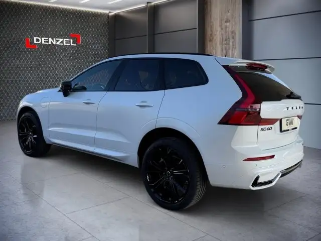 Volvo XC60 Black Edition Ultra, T6 eAWD Plug-in Hybrid, Elektrisch Ansicht 3