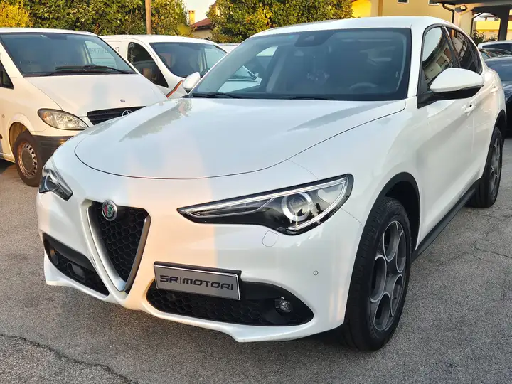 Alfa Romeo Stelvio Stelvio 2.2 t Executive Q4 210cv auto
