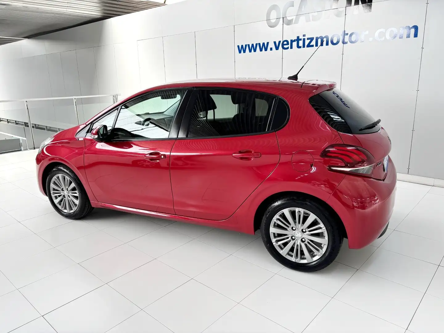 Peugeot 208 1.2 PureTech S&S Active 82 Rot - 2