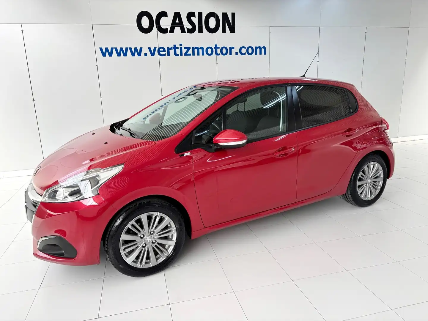 Peugeot 208 1.2 PureTech S&S Active 82 Rot - 1