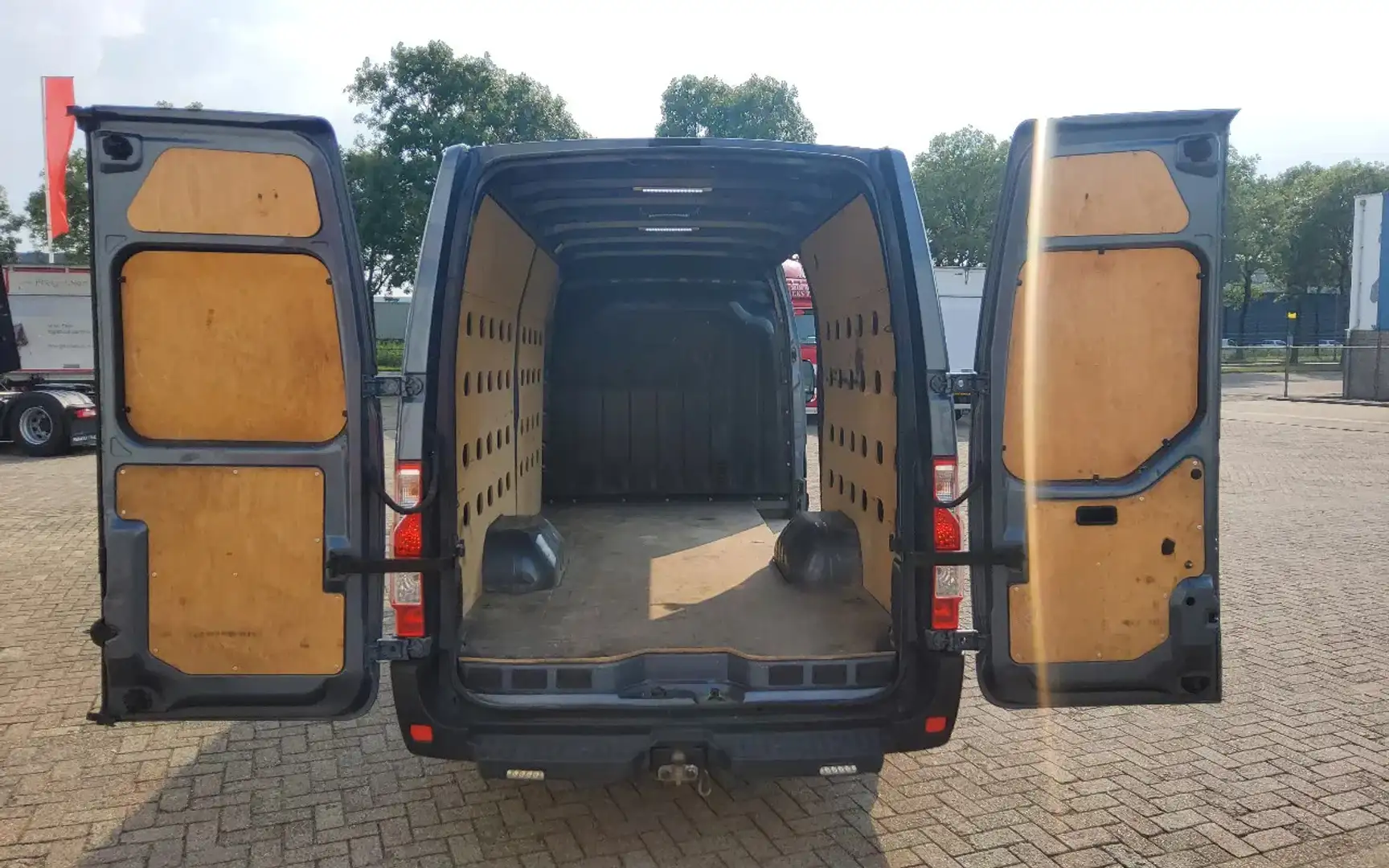 Renault Master 165.35 L3H2 DL - EURO 6 - VDG-87-B Kék - 2