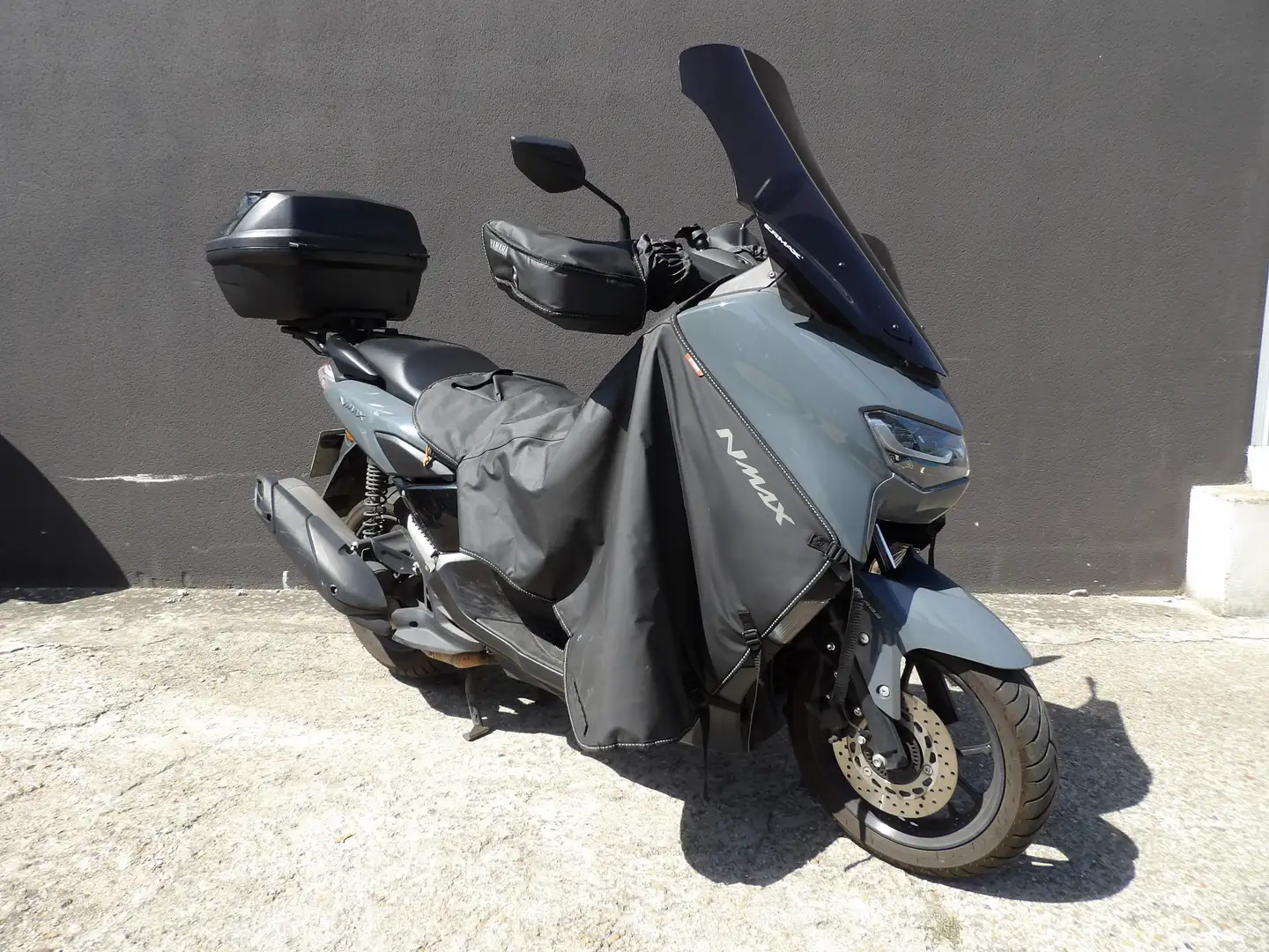 Yamaha NMAX Gris - 2