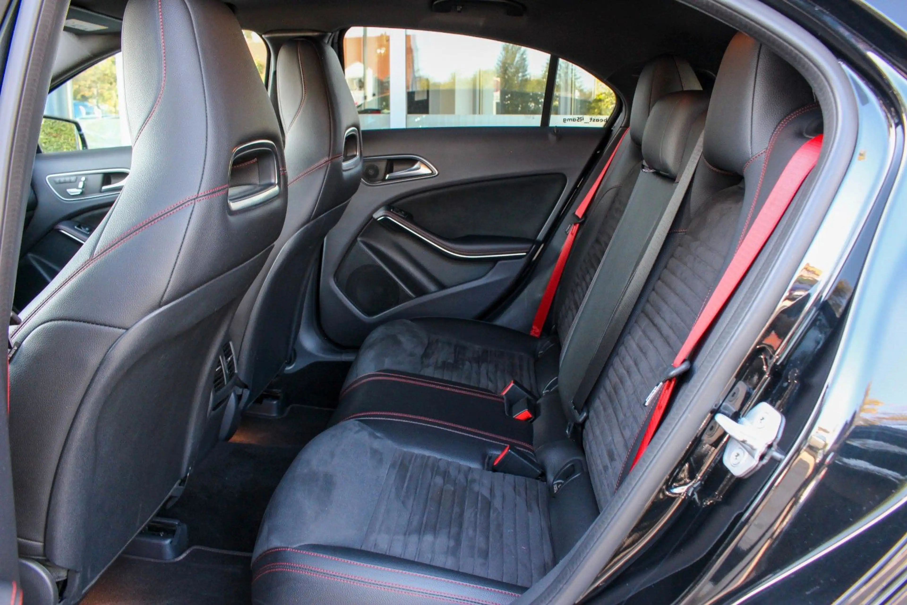 Mercedes-Benz A 45 AMG / PANO / DYNAMIC PLUS / AERO / H&K — photo 14