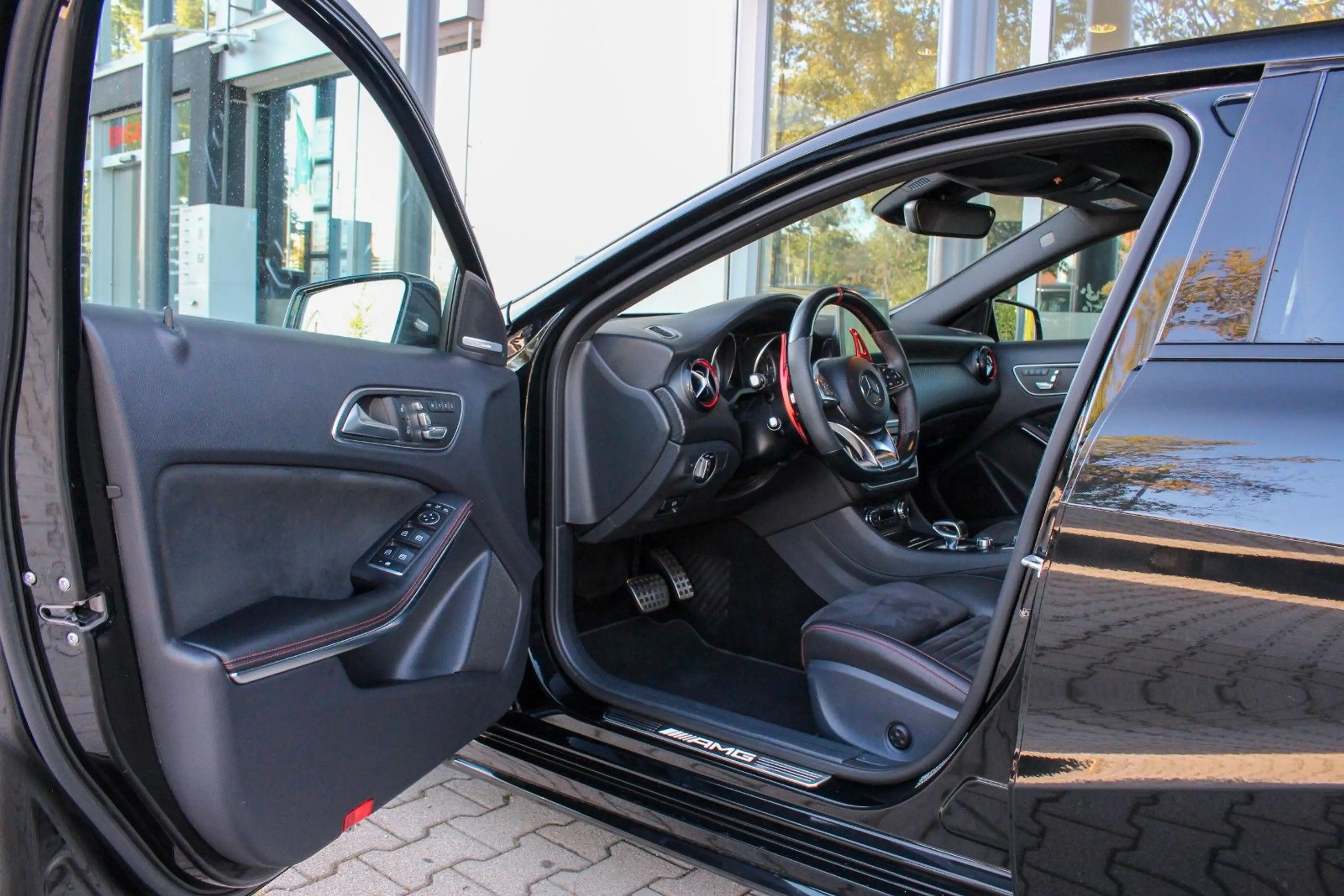 Mercedes-Benz A 45 AMG / PANO / DYNAMIC PLUS / AERO / H&K — photo 9