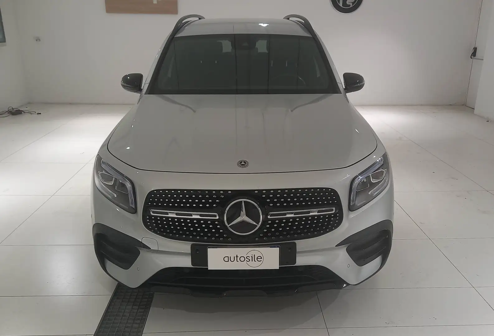 Mercedes-Benz GLB 180 180 d Premium auto Grigio - 2