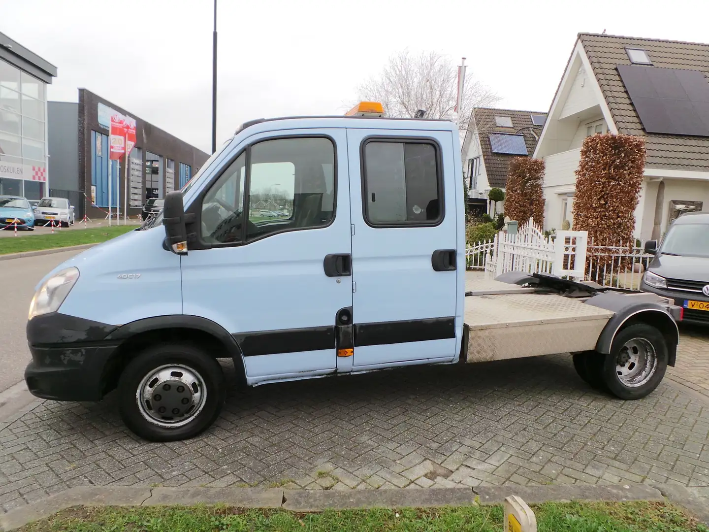 Iveco Daily 40C17 D 375 DC BE TREKKER 7 persoons 10.000kg Blauw - 1