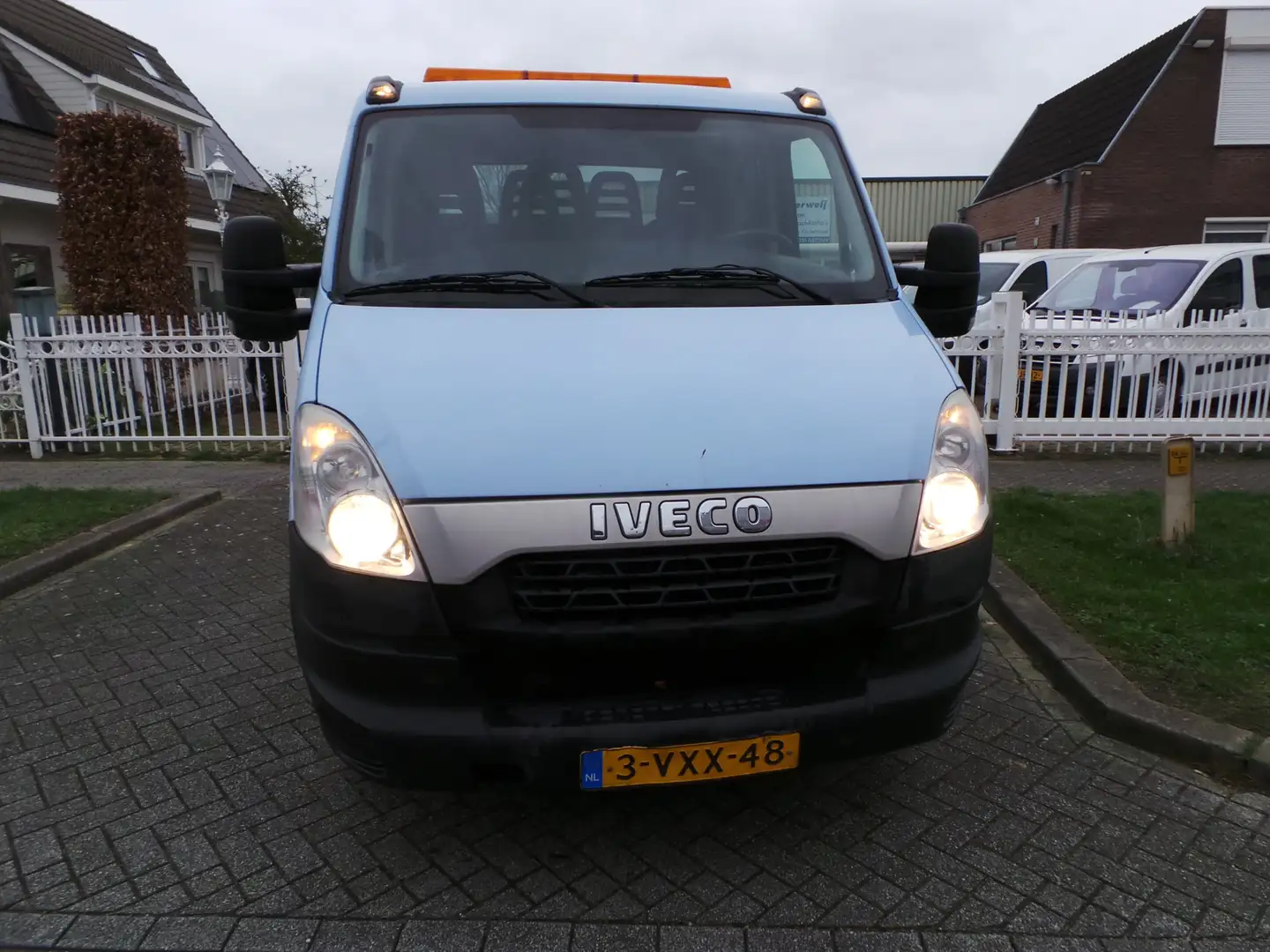 Iveco Daily 40C17 D 375 DC BE TREKKER 7 persoons 10.000kg Blauw - 2