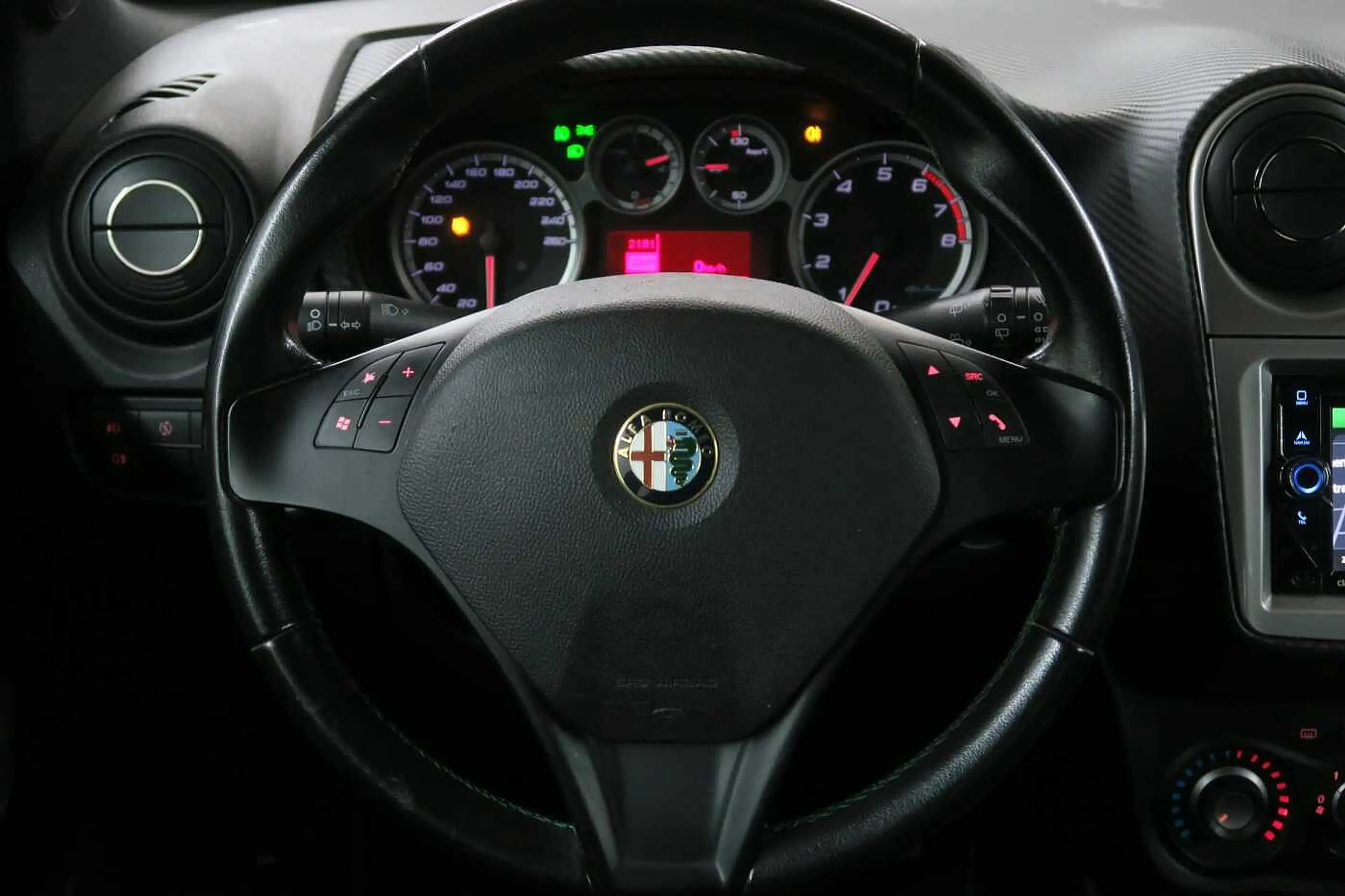 Alfa Romeo MiTo 1.4 16V MultiAir Quadrifoglio Verde — photo 15