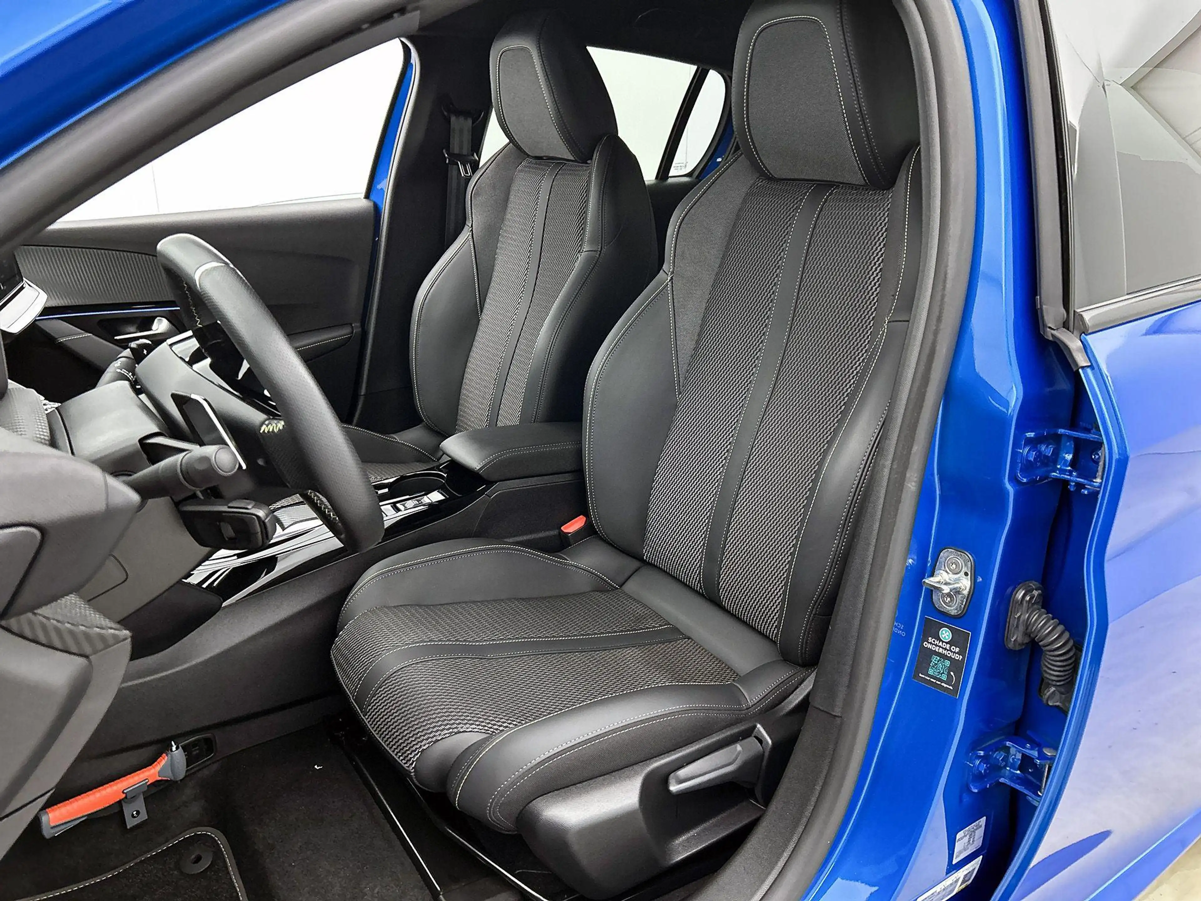 Peugeot 208 GT Hybrid 145pk Automaat | Navigatie | 360° Camera — photo 11