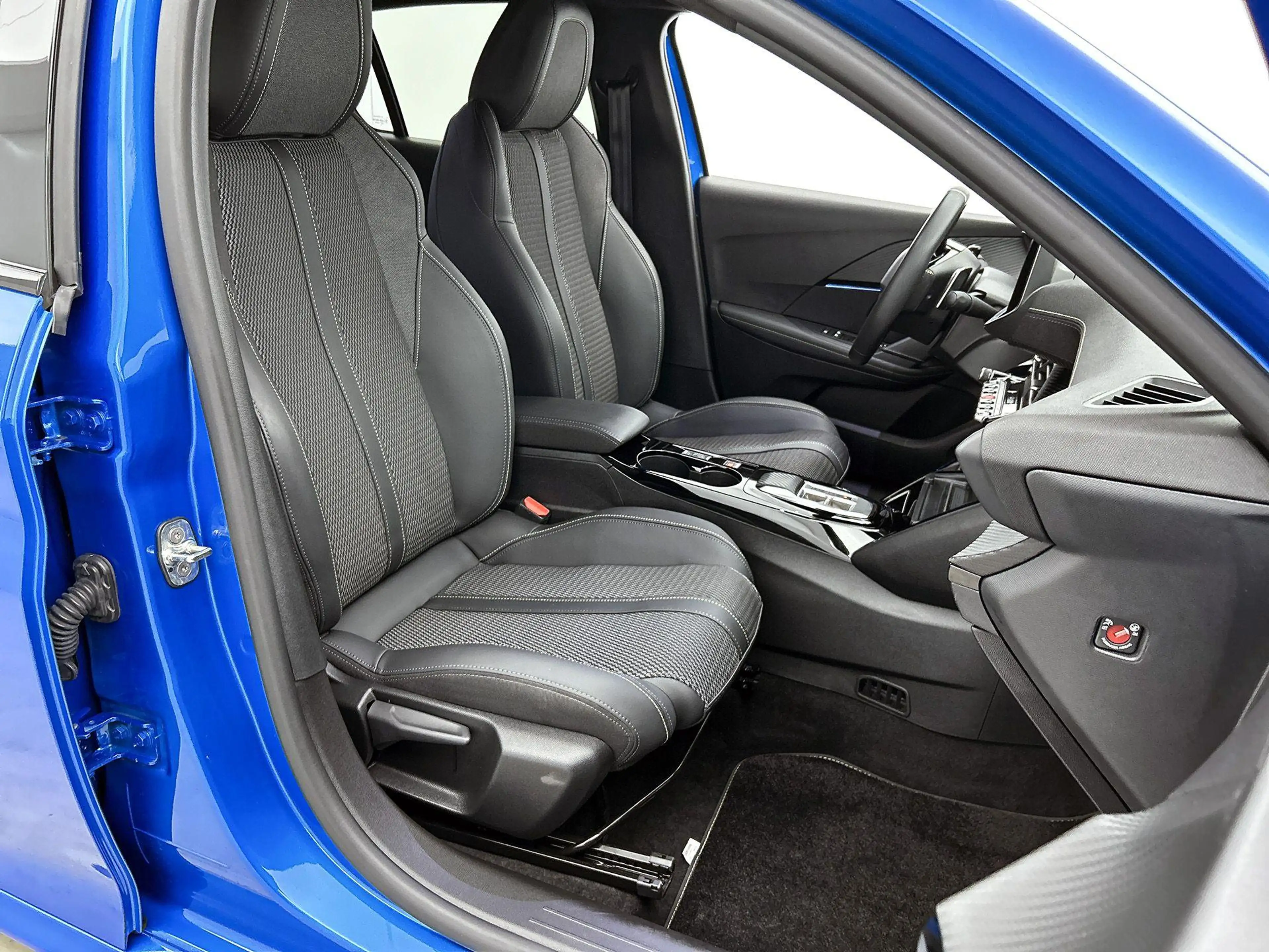 Peugeot 208 GT Hybrid 145pk Automaat | Navigatie | 360° Camera — photo 13