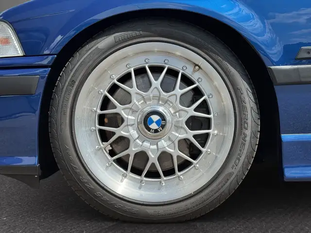 BMW M3 view 9
