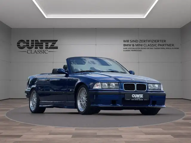 BMW M3 view 3