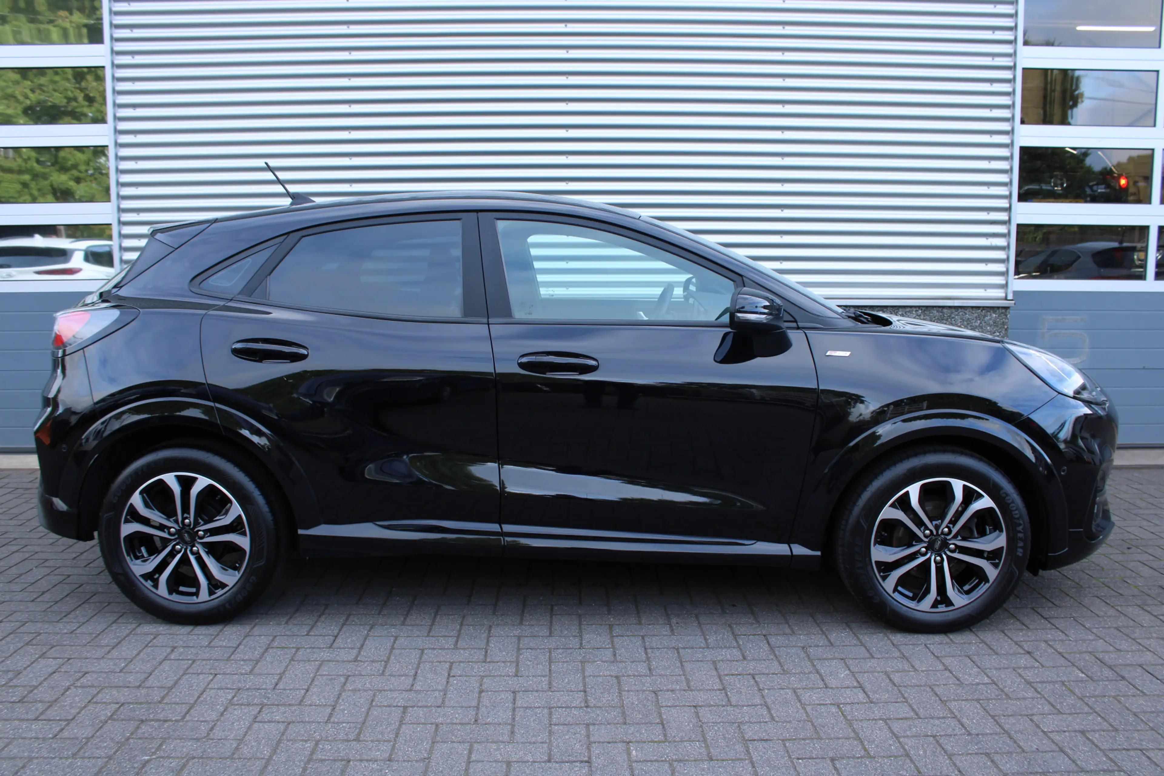 Ford Puma 1.0 EcoBoost Hybrid ST-Line, achteruitrijd camera, — photo 6