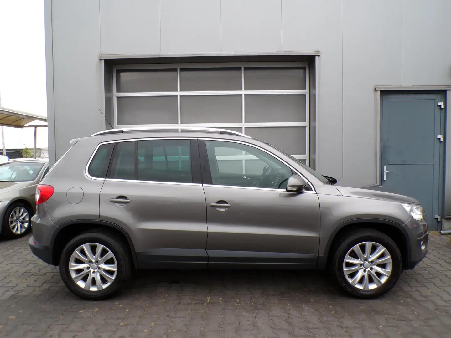 Volkswagen Tiguan 1.4 TSI Sport&Style|Cruise|Trekhaak|Airco Gris - 2