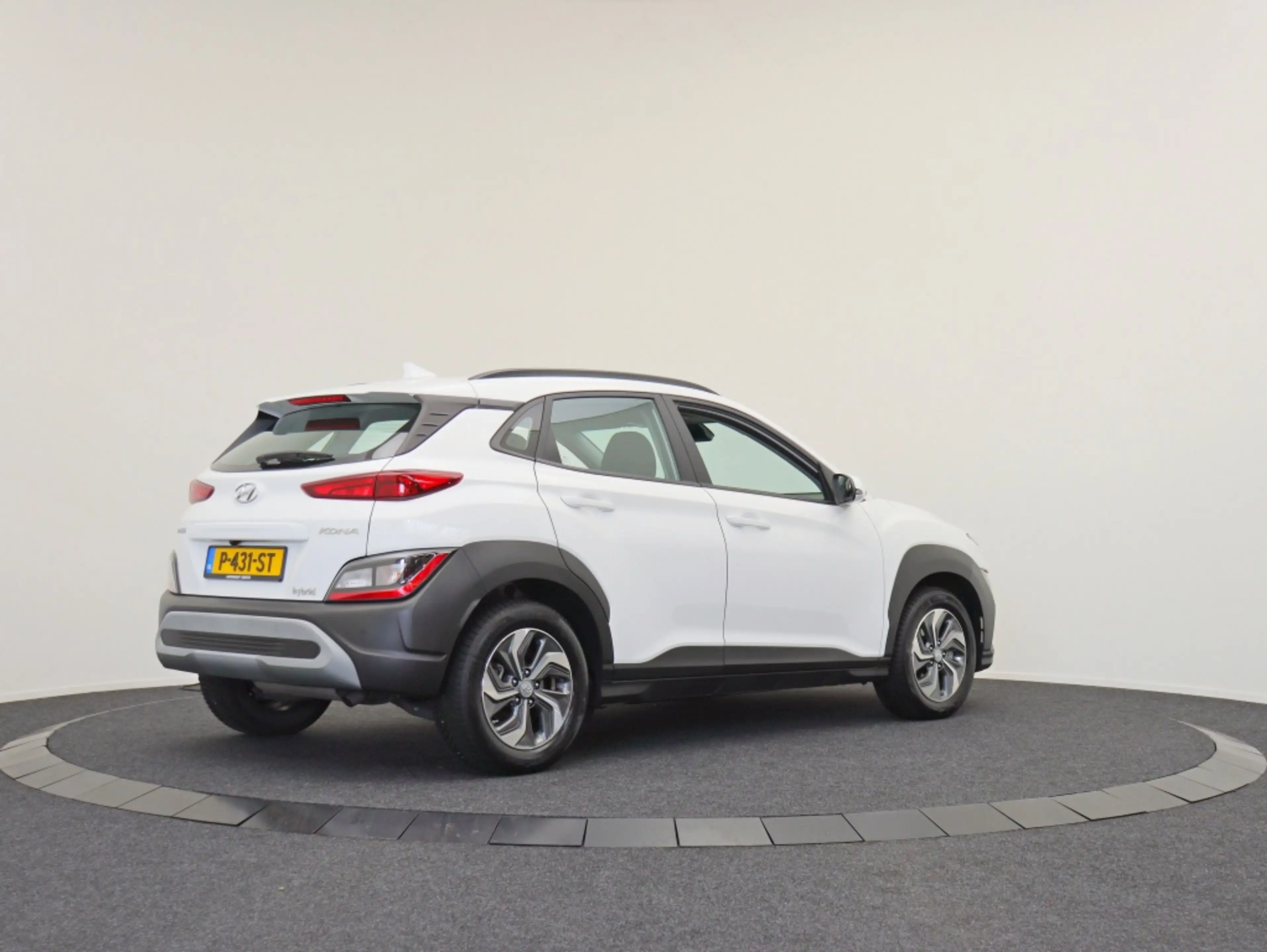 Hyundai KONA 1.6 GDI HEV Comfort Smart | All-seasonbanden | Nav — photo 2