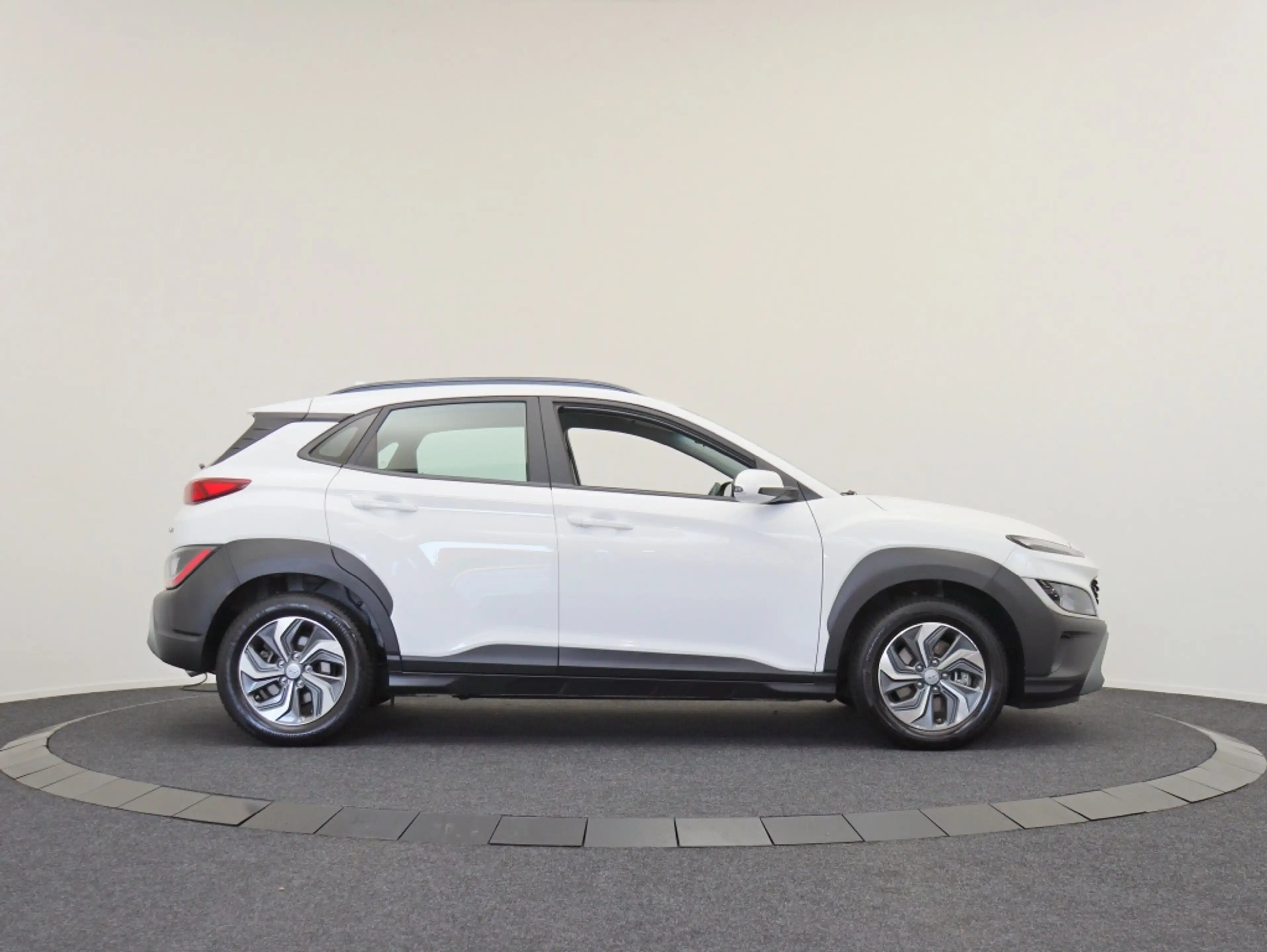 Hyundai KONA 1.6 GDI HEV Comfort Smart | All-seasonbanden | Nav — photo 12