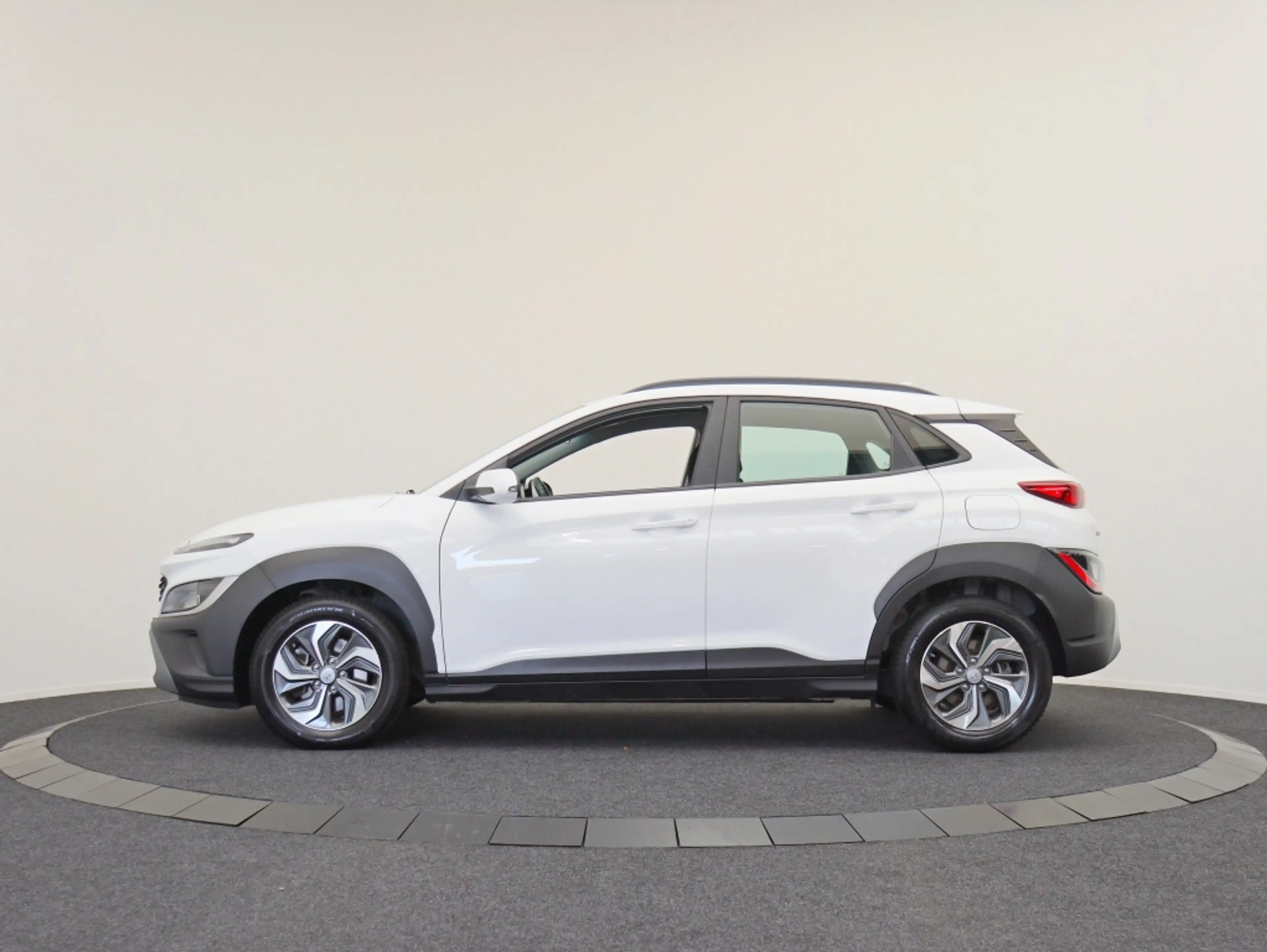 Hyundai KONA 1.6 GDI HEV Comfort Smart | All-seasonbanden | Nav — photo 6