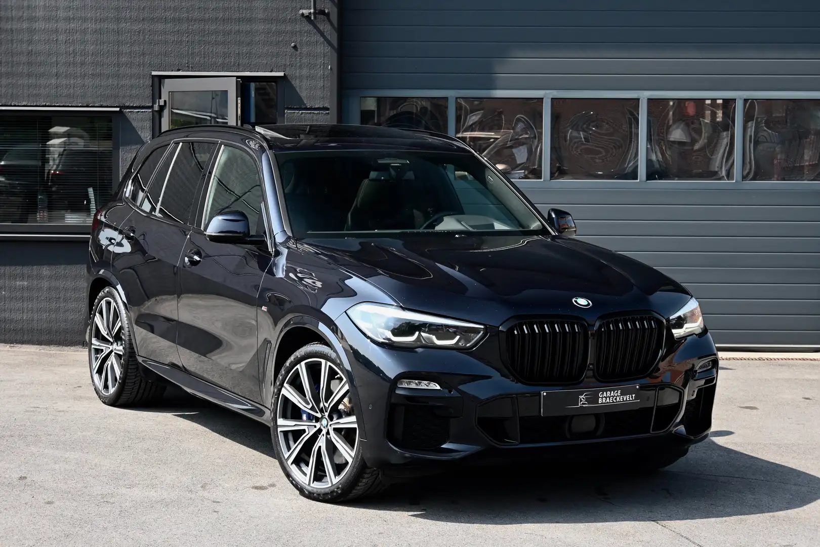 BMW X5 45e - Mpack - H&K - Mseats - Pano - 22" - HUD -BTW Negro - 2