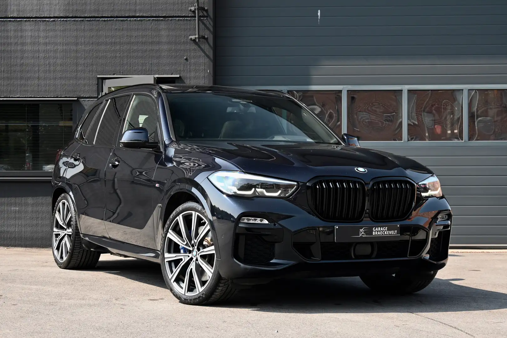 BMW X5 45e - Mpack - H&K - Mseats - Pano - 22" - HUD -BTW Negro - 1