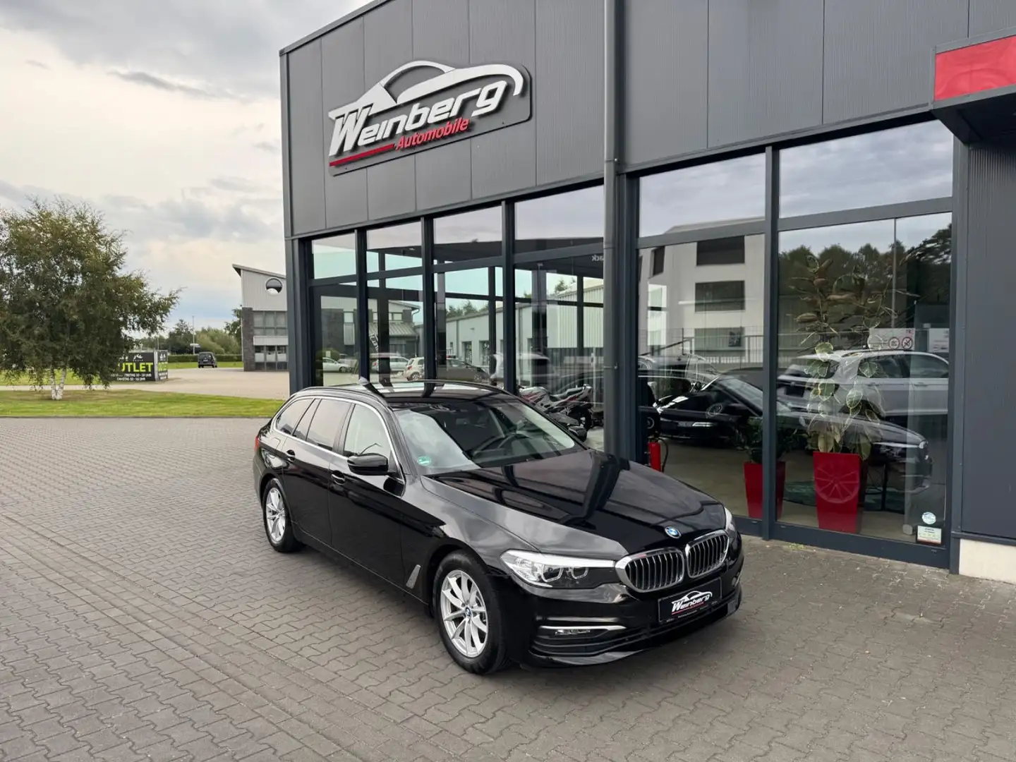 BMW 520 d Touring-Navi-AHK-LED-Kamera Schwarz - 1