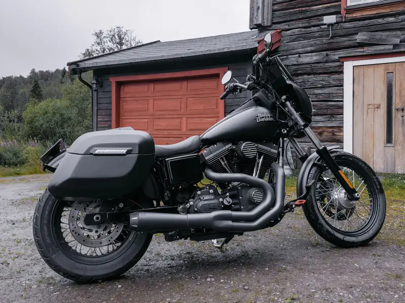 Harley-Davidson Dyna Street Bob - foto 2