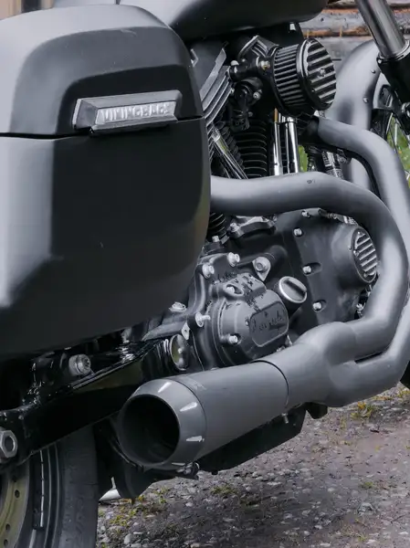 Harley-Davidson Dyna Street Bob - foto 5