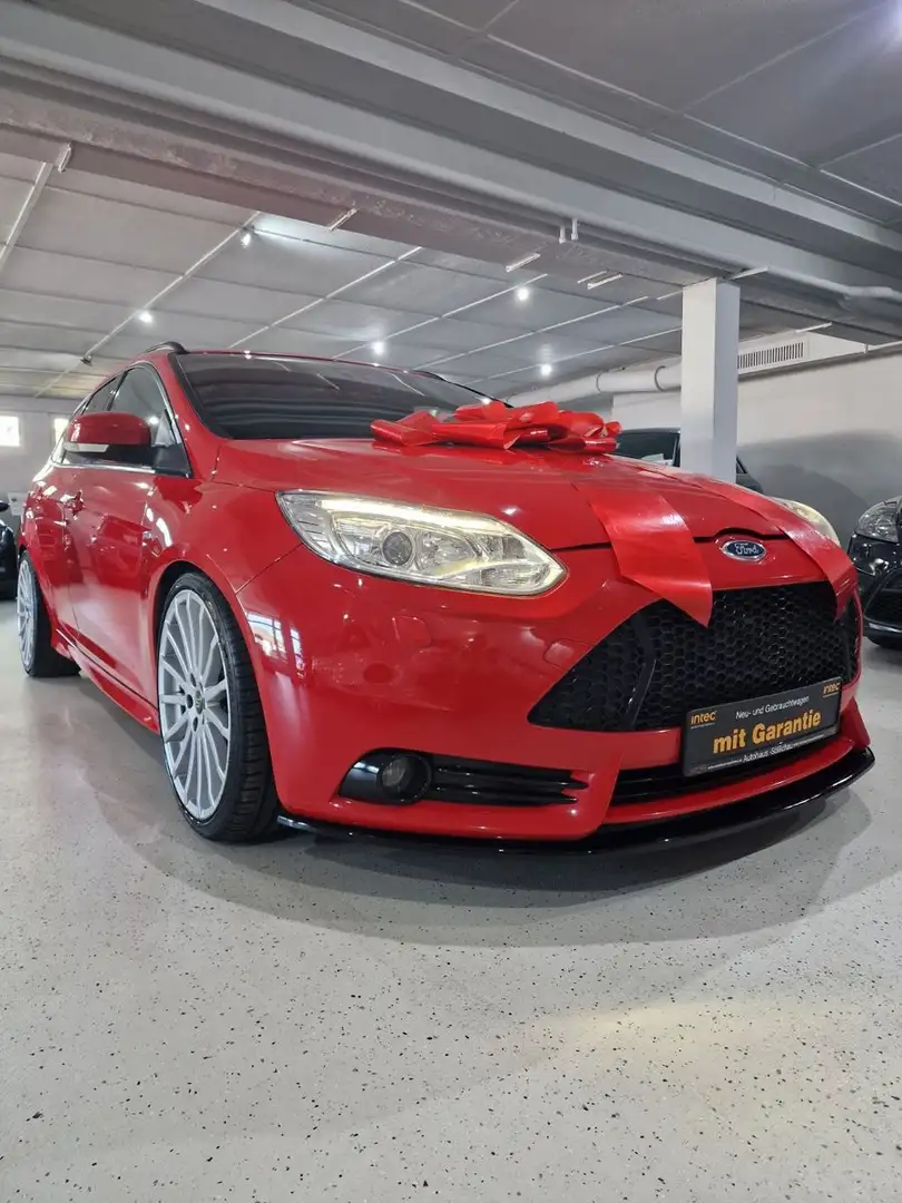 Ford Focus Turnier ST Tuning bei Beast Factory  340PS Rot - 2