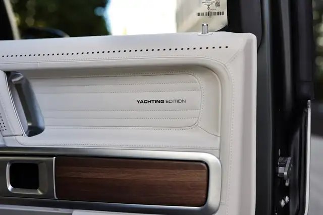 Mercedes-Benz G-Class view 21