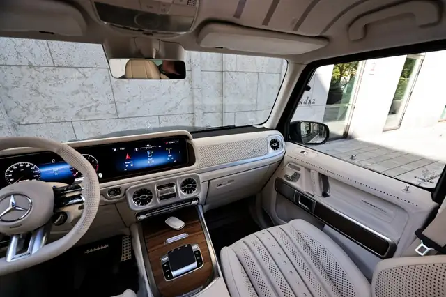 Mercedes-Benz G-Class view 26