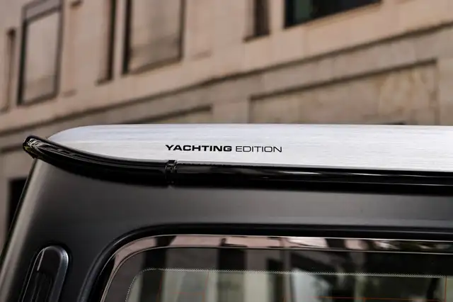 Mercedes-Benz G-Class view 19
