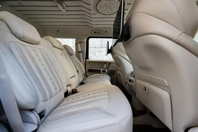 Mercedes-Benz G-Class view 28