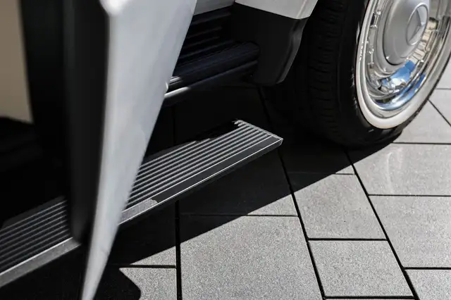 Mercedes-Benz G-Class view 11