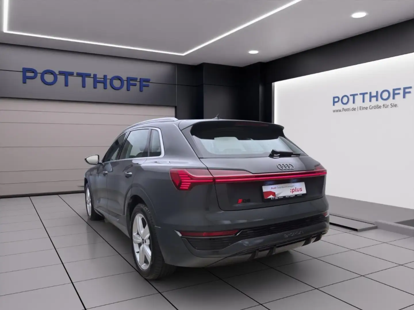 Audi Q8 e-tron 50 Q S LINE MATRIX NAVI eKLAPPE LM20 Grau - 2