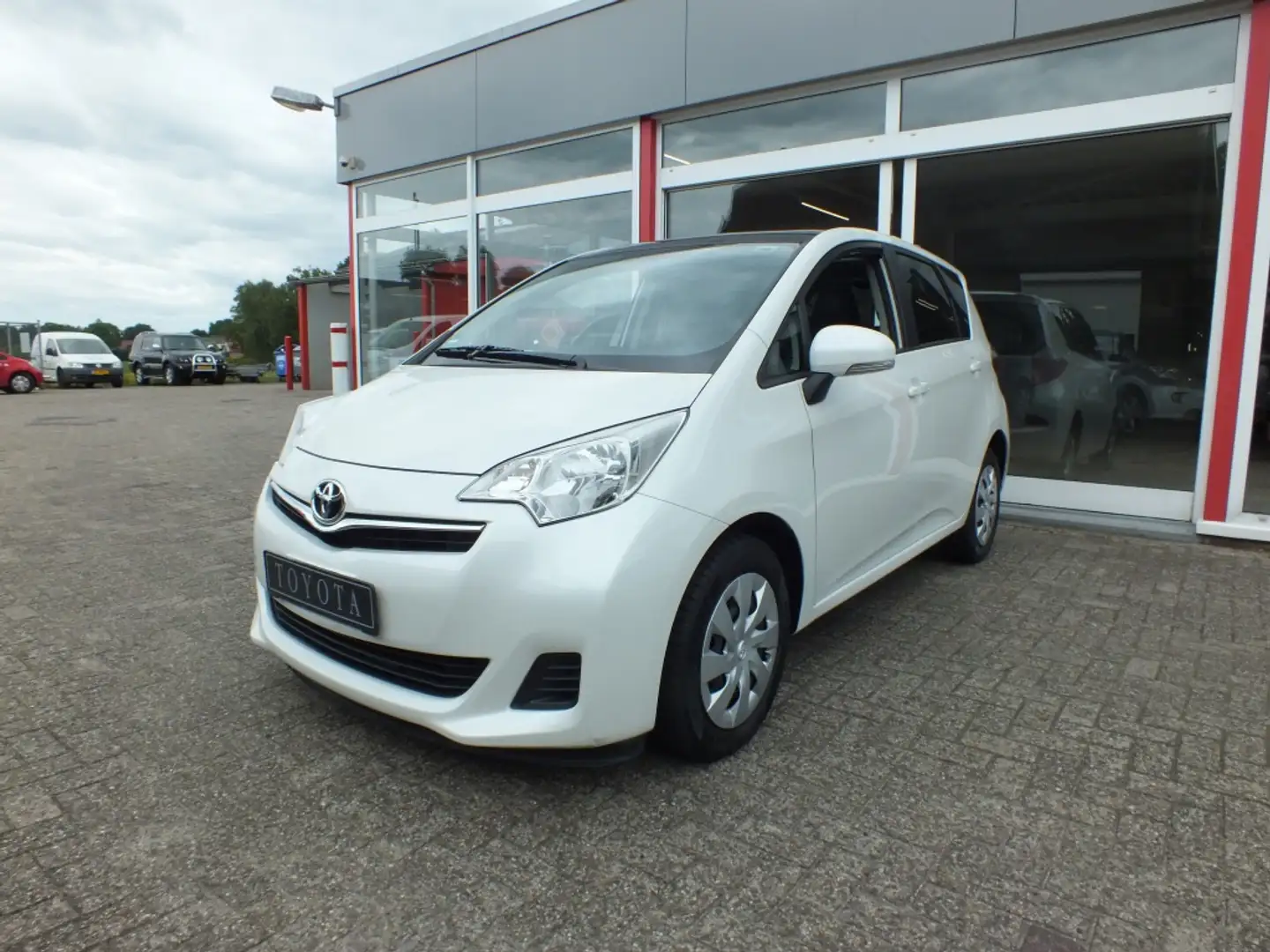 Toyota Verso-S 1.3 VVT-i Aspiration Wit - 2