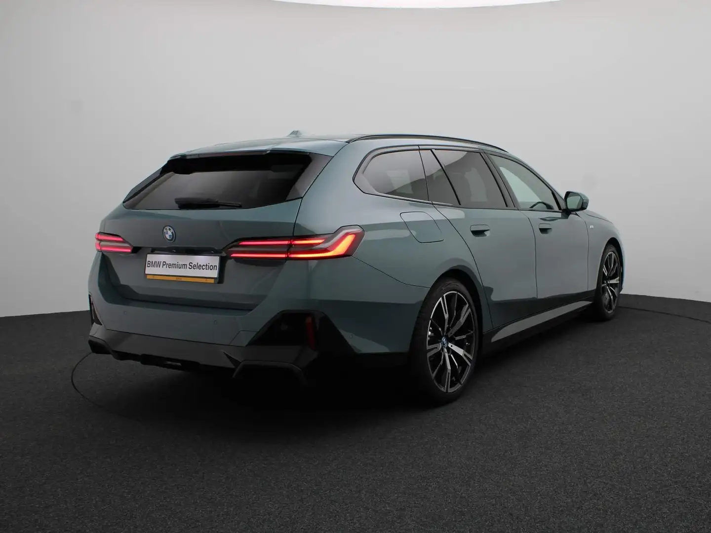BMW 530 5 Serie Touring 530e M Sportpakket Pro | Innovatio Groen - 2