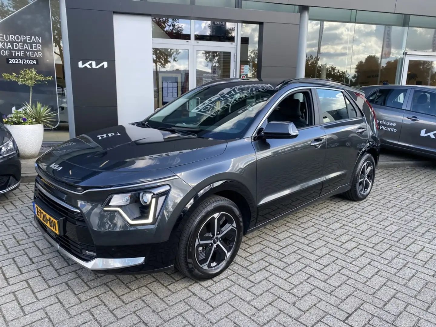 Kia Niro 1.6 GDi Hybrid DynamicLine Navi+Camera // PDC v+a Gris - 2