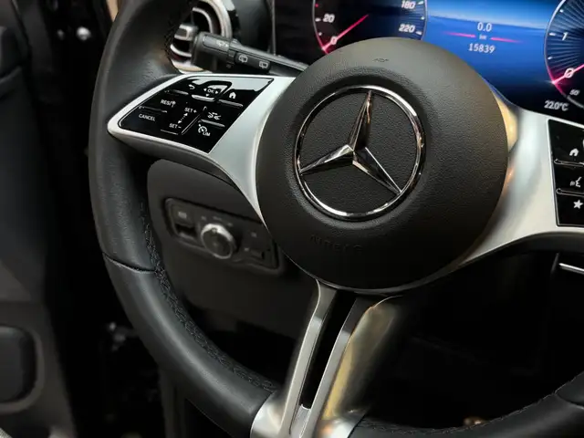 Mercedes-Benz 250 view 13