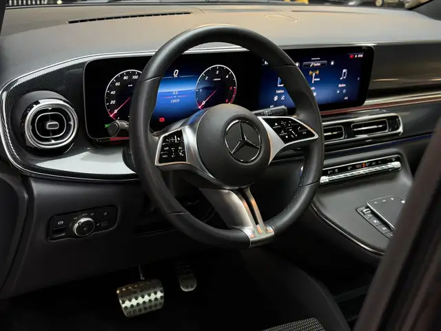 Mercedes-Benz 250 view 11