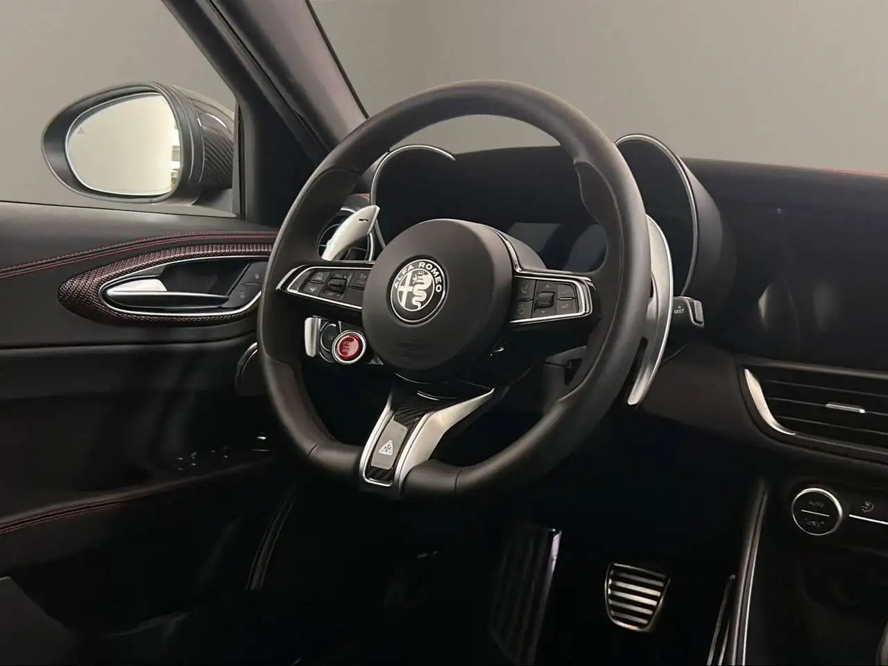 Alfa Romeo Giulia 2024 — фото 24