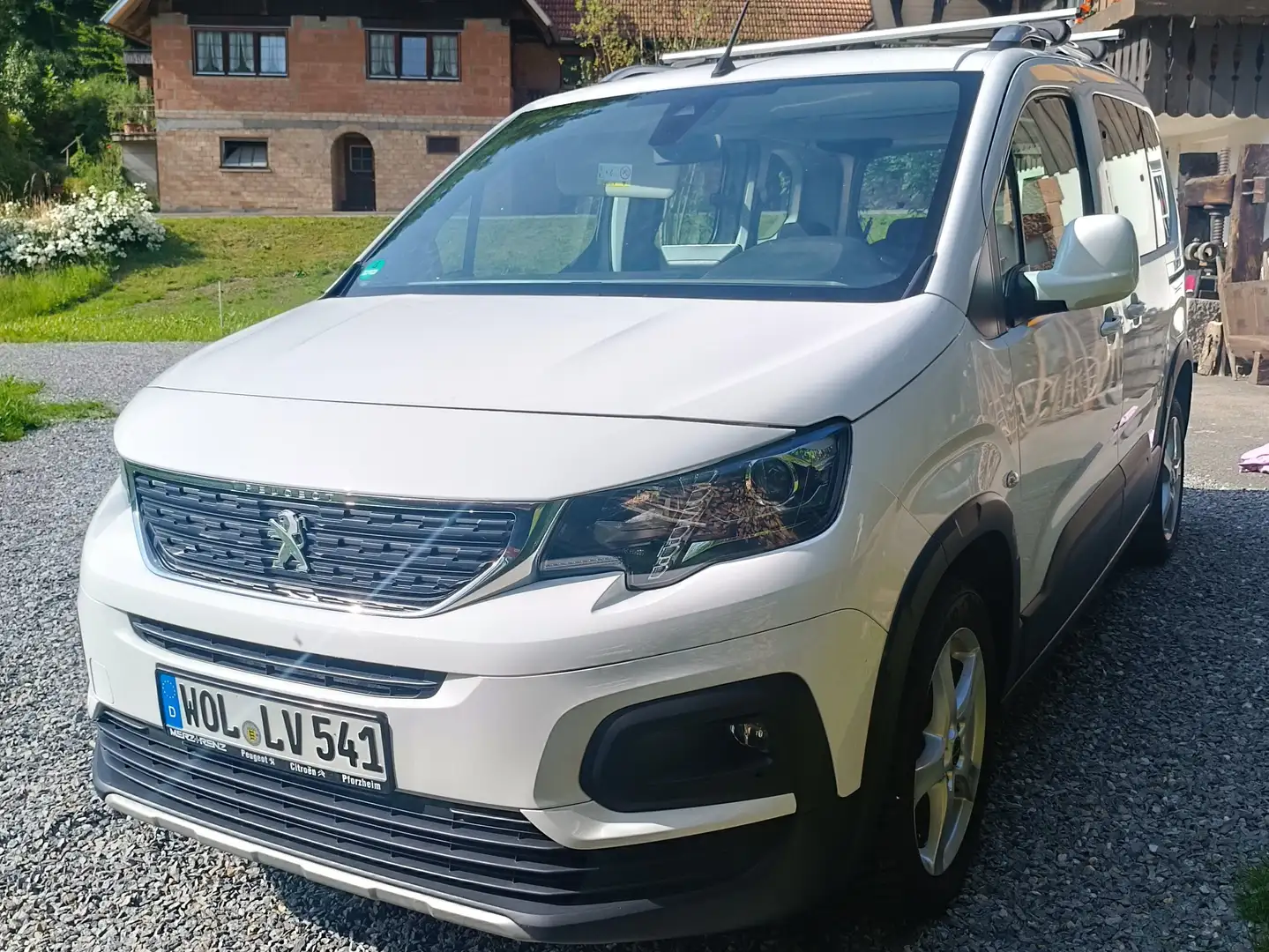 Peugeot Rifter Camper Van - Camping Ausbau mit Bett Weiß - 1