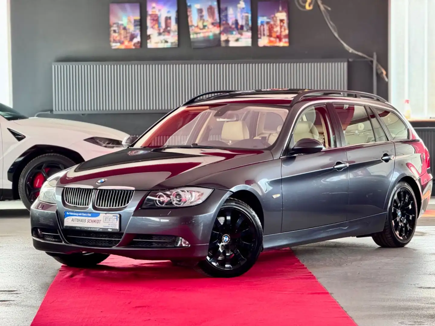 BMW 330 d Touring xDrive Automatik Pano Leder Navi Grau - 1