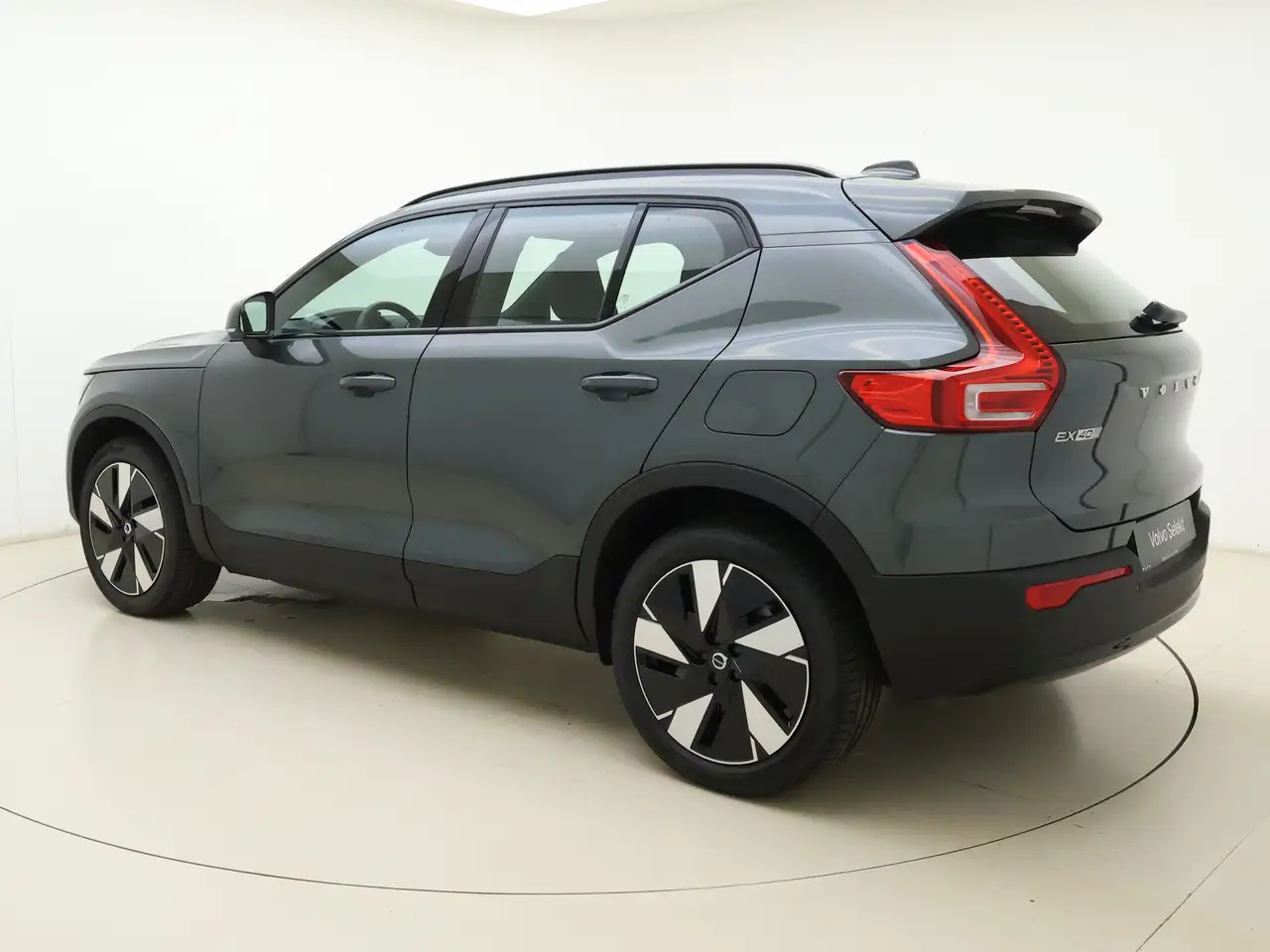 Volvo EX40 2026