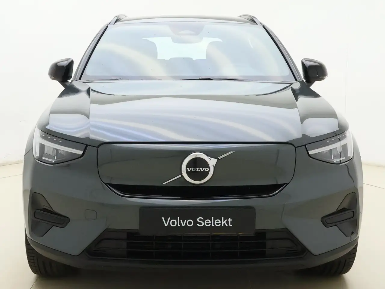 Volvo EX40 2026