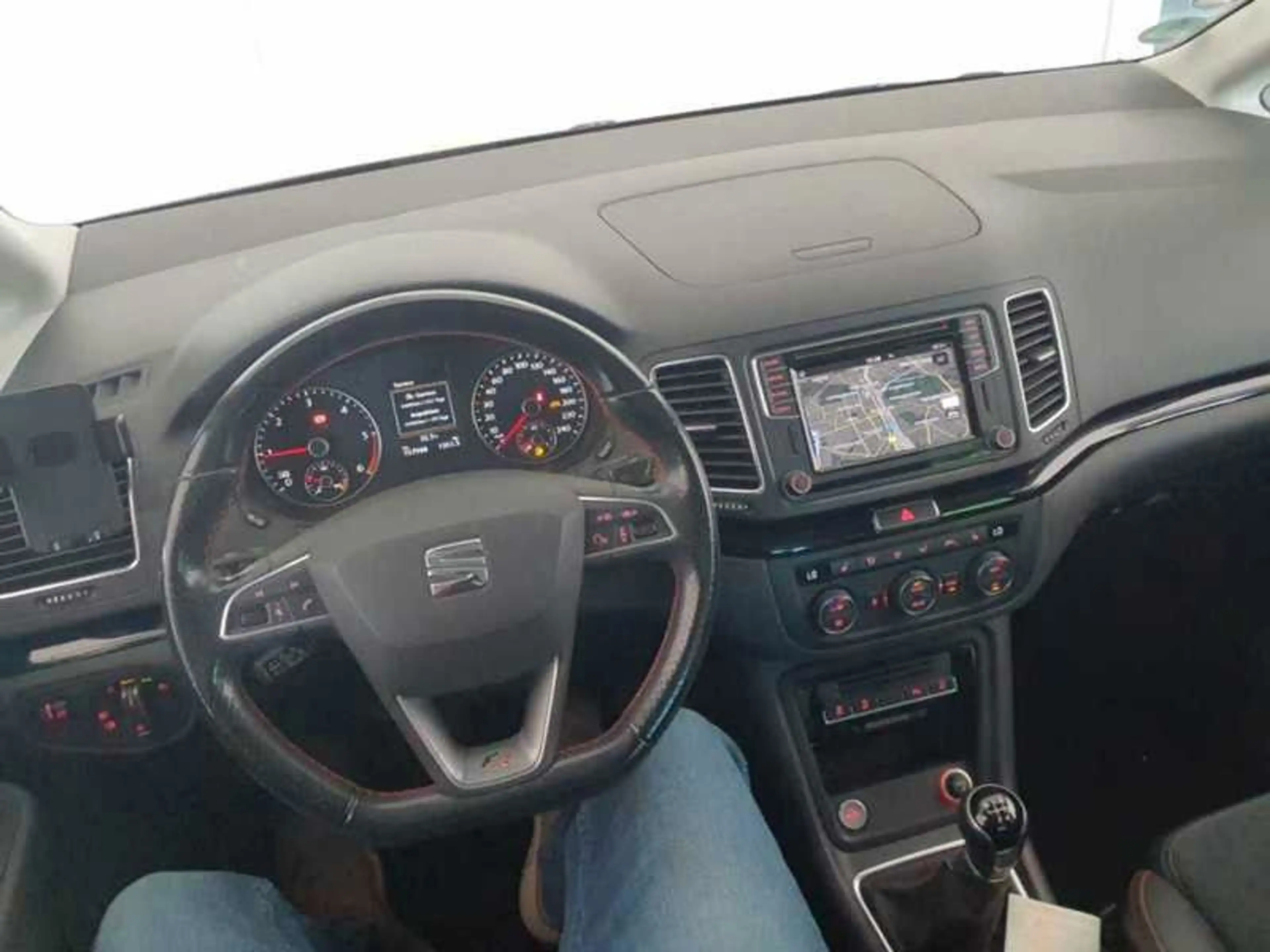 SEAT Alhambra FR-Line **7-SITZER/DAB/XENON/NAVI/AHK** — photo 5