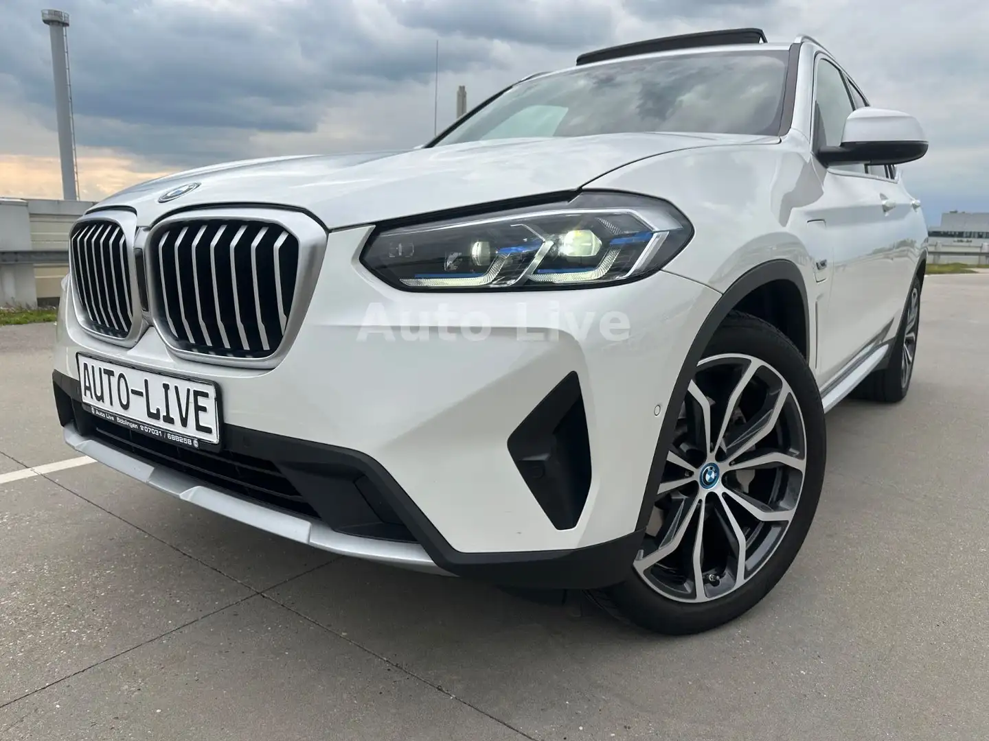 BMW X3 xDrive 30e AUTO*VIRTU*PANO*LASER*NAVI*HEAP-UP White - 1