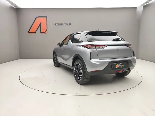 DS Automobiles DS 3 view 7