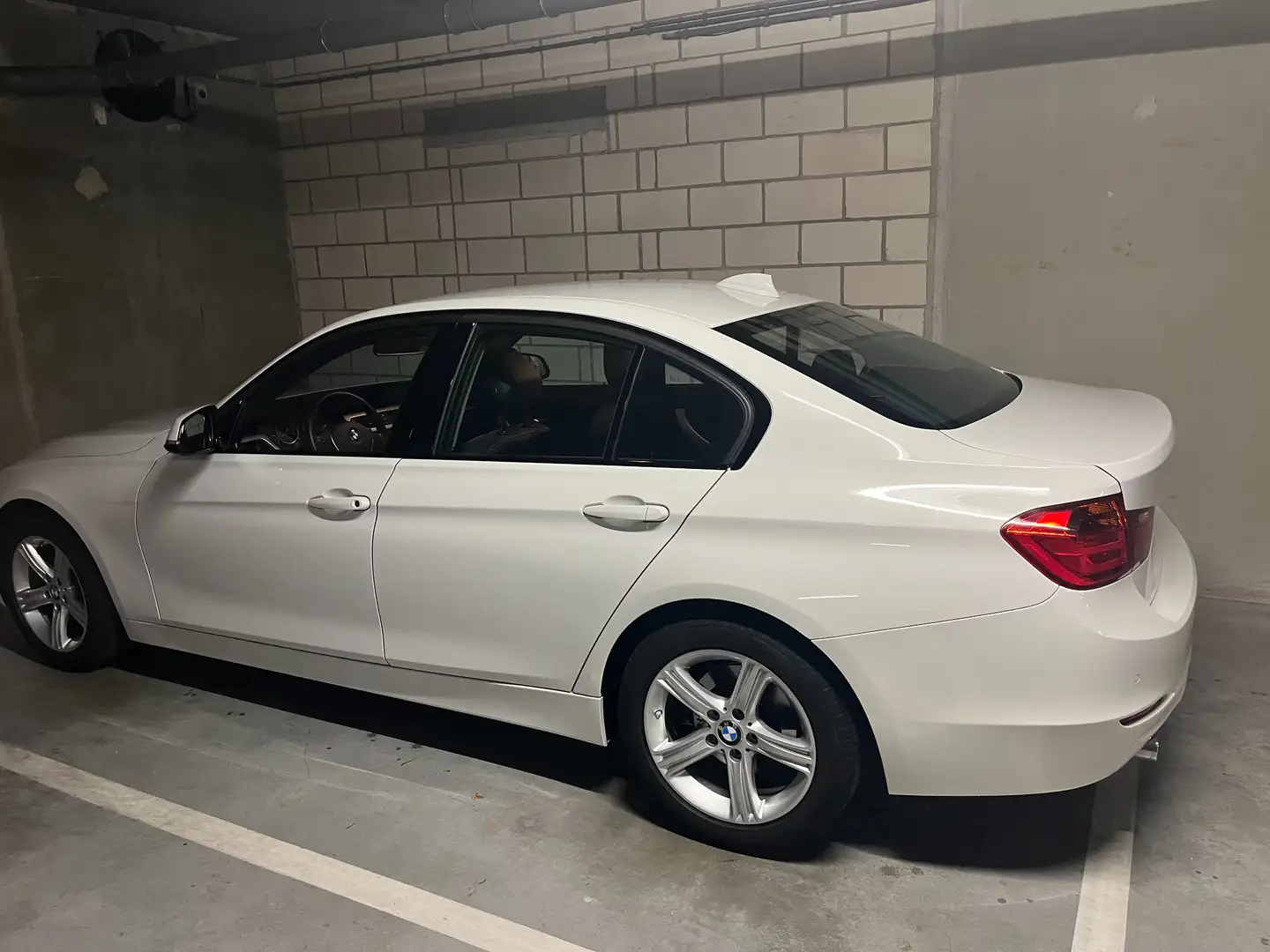 BMW 320 320d Automaat Business Line Wit - 2
