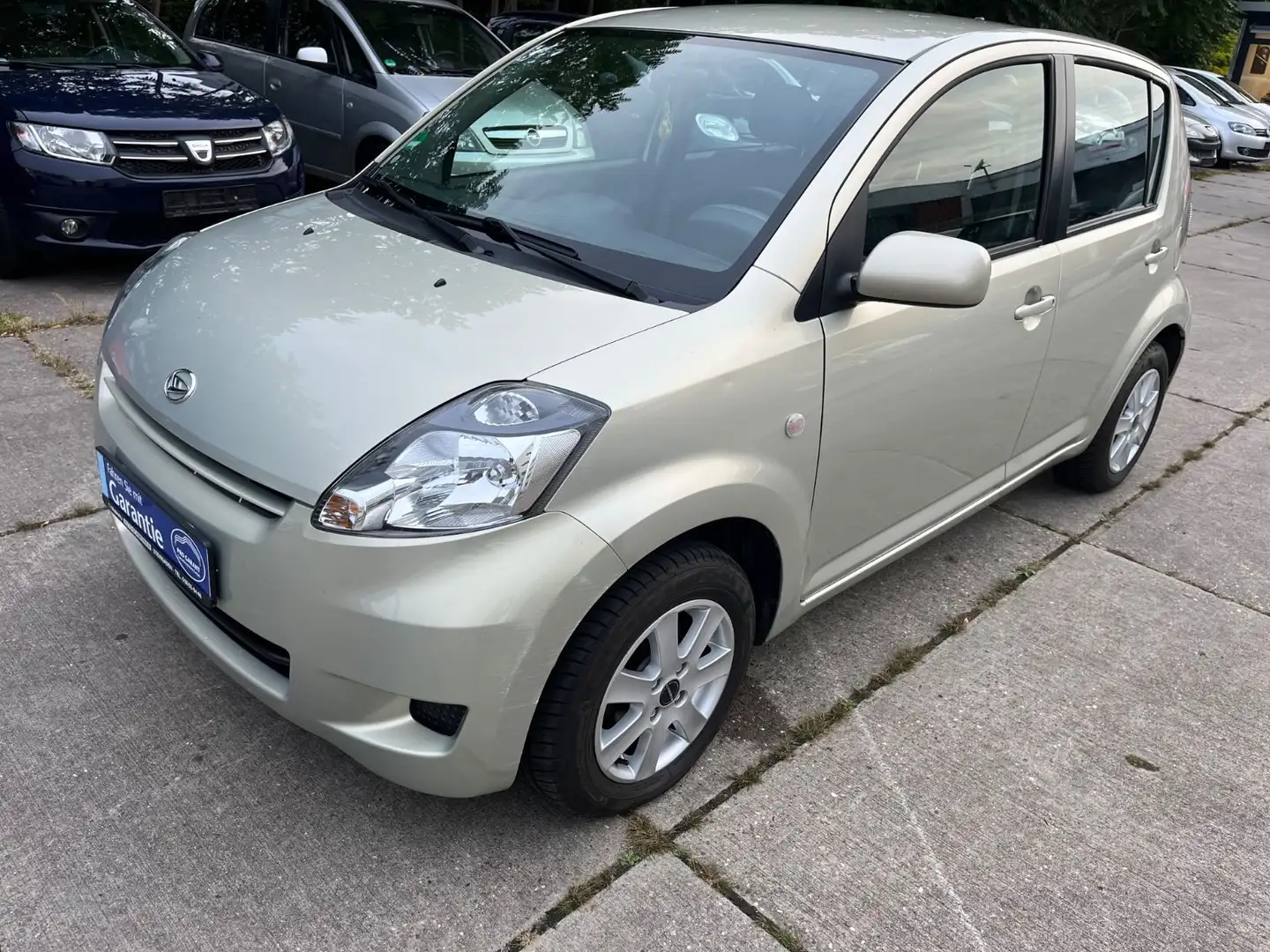 Daihatsu Sirion 1.3*1.Hand*Klima*Automatik Getriebe* Gelb - 1