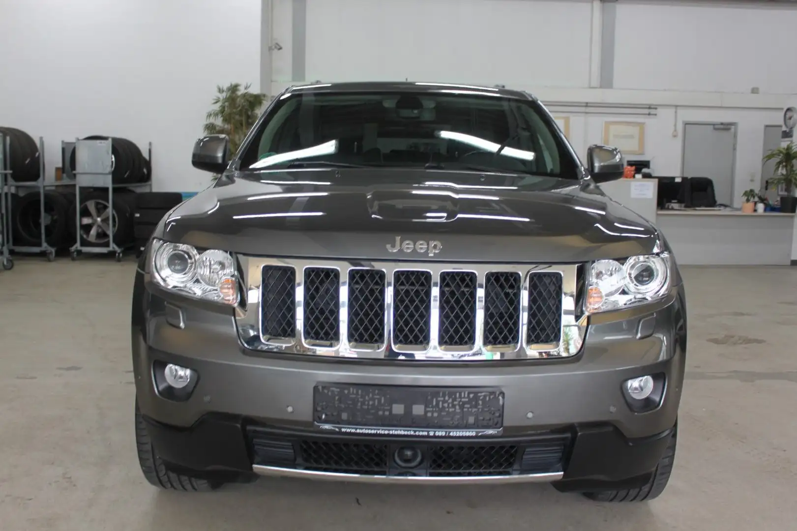 Jeep Grand Cherokee 3.0 CRD Overland Gris - 2